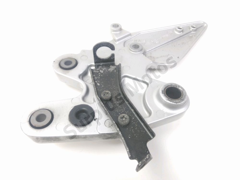 PLATINE AVANT DROITE