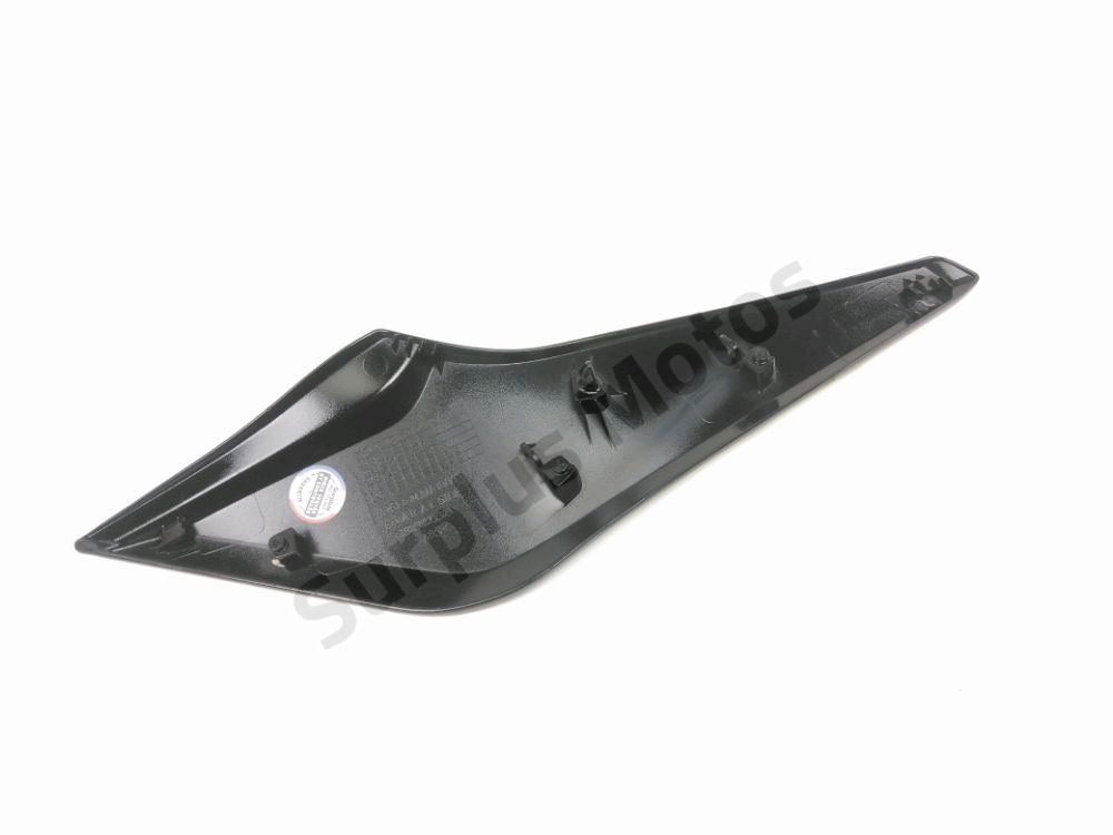 CACHE LATERAL GAUCHE