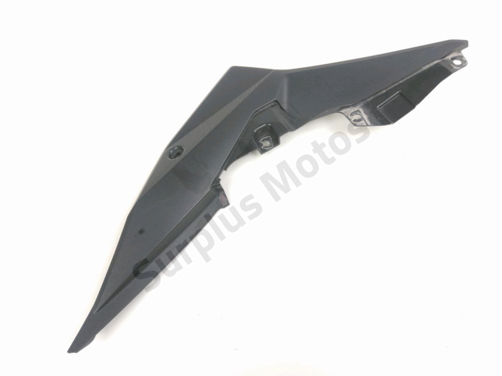 CACHE LATERAL GAUCHE