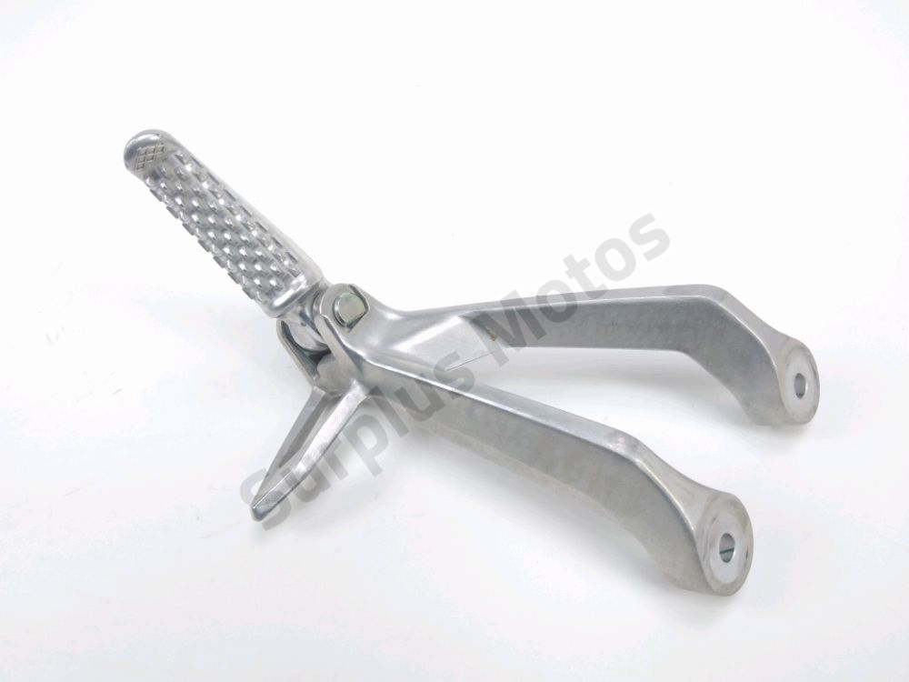 Platine et repose pieds arriere gauche