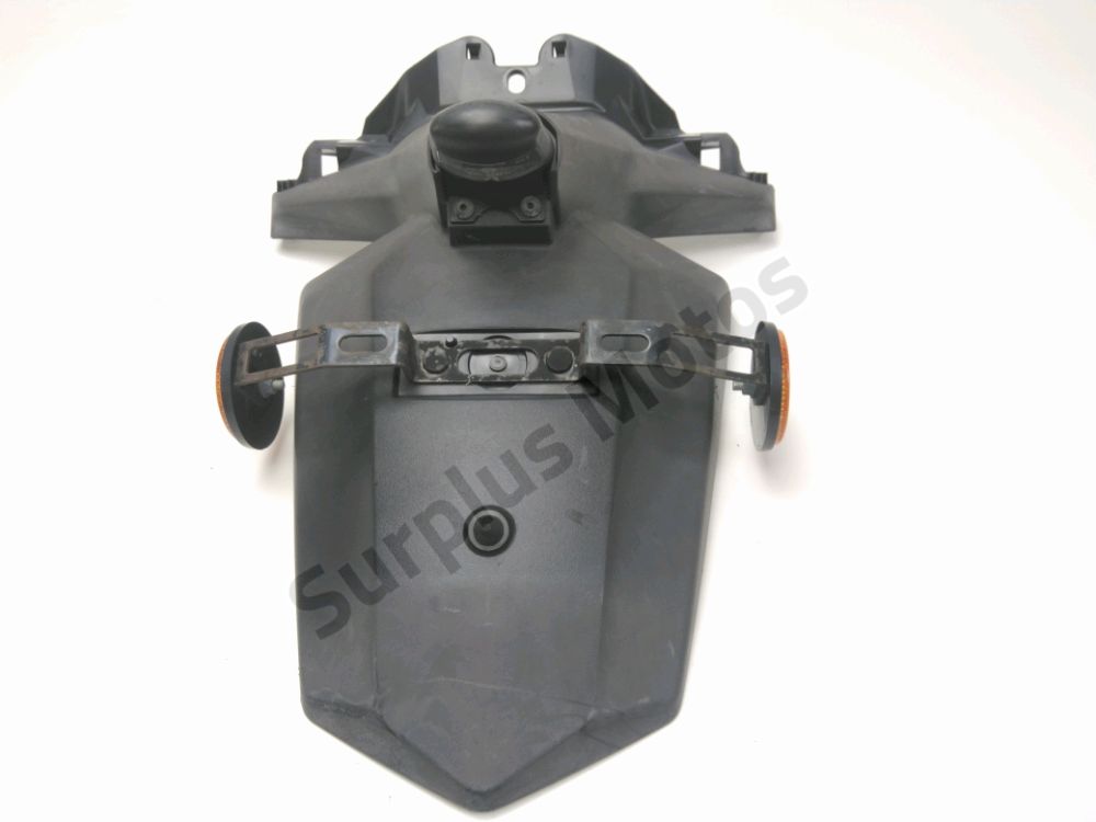 SUPPORT DE PLAQUE ET ECLAIRAGE