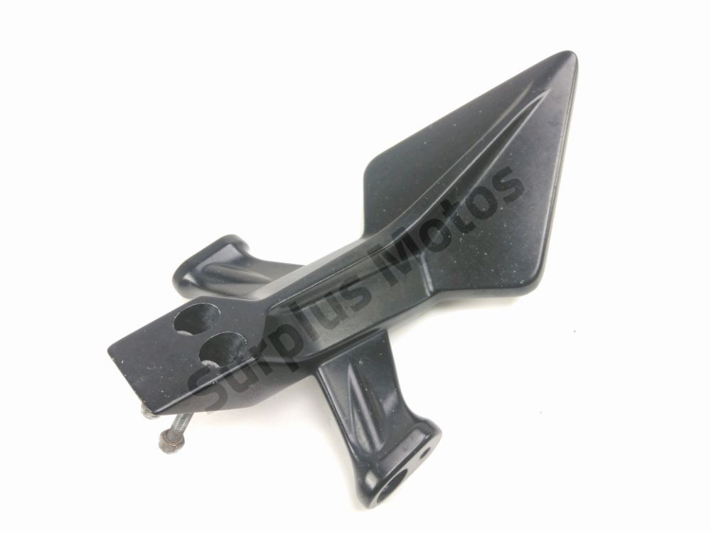 SUPPORT DE PLAQUE ET ECLAIRAGE