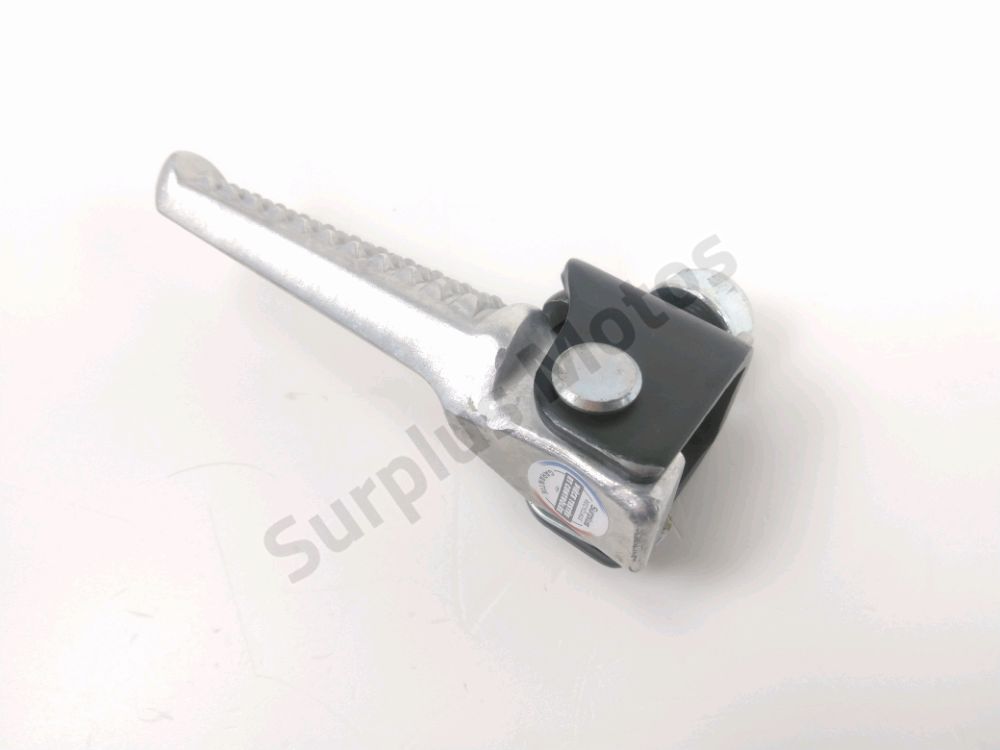 Repose pieds arriere droit