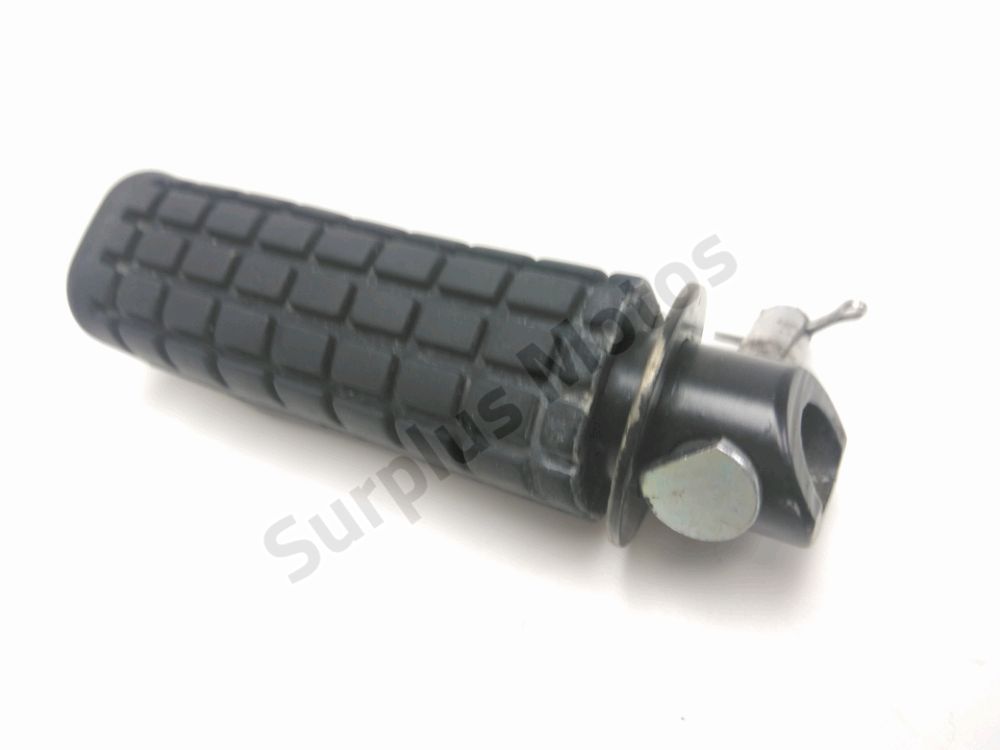 Repose pieds arriere droit