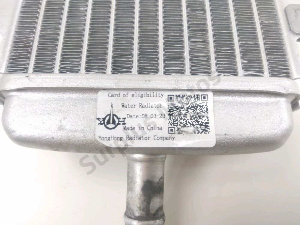 RADIATEUR EAU GAUCHE