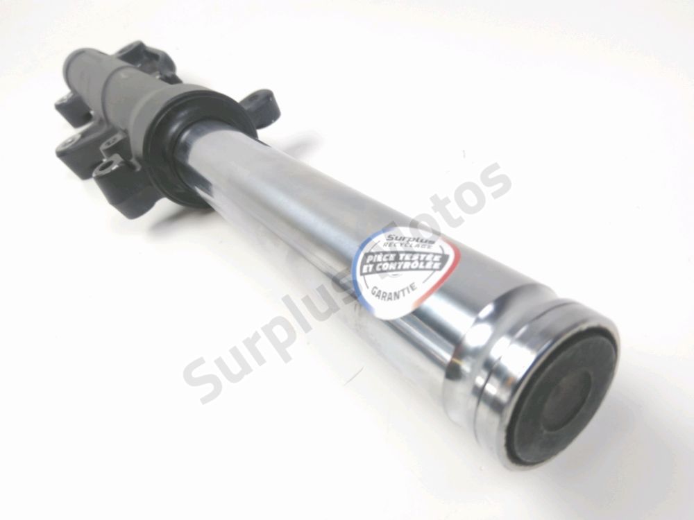 Tube de fourche gauche