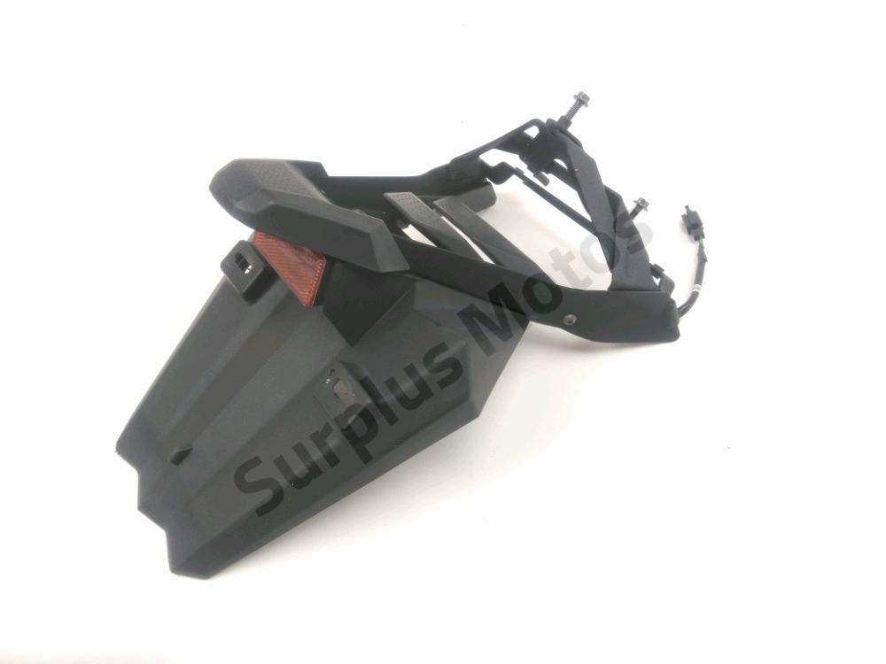 SUPPORT DE PLAQUE ET ECLAIRAGE