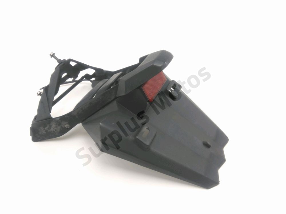 SUPPORT DE PLAQUE ET ECLAIRAGE