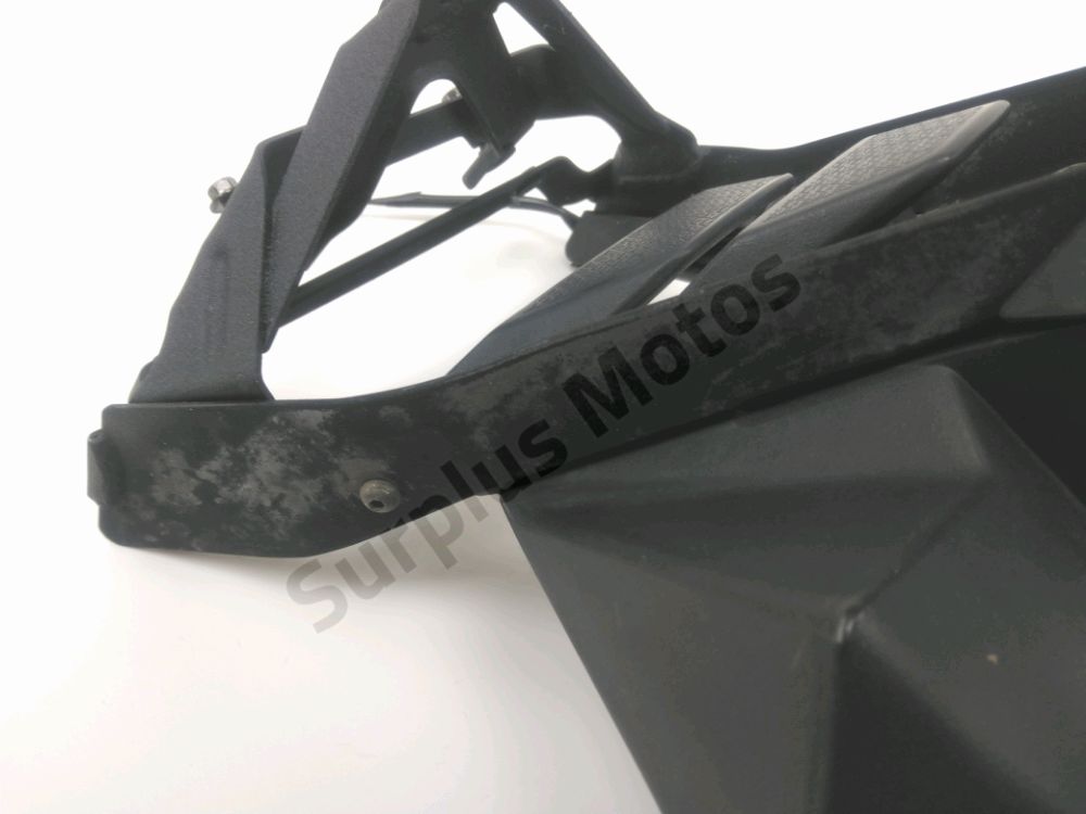 SUPPORT DE PLAQUE ET ECLAIRAGE