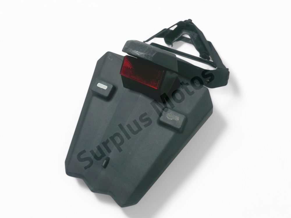 SUPPORT DE PLAQUE ET ECLAIRAGE