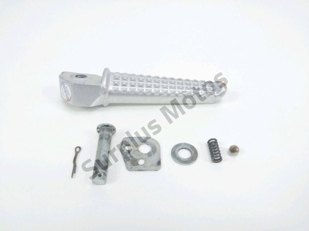 Repose pieds arriere droit