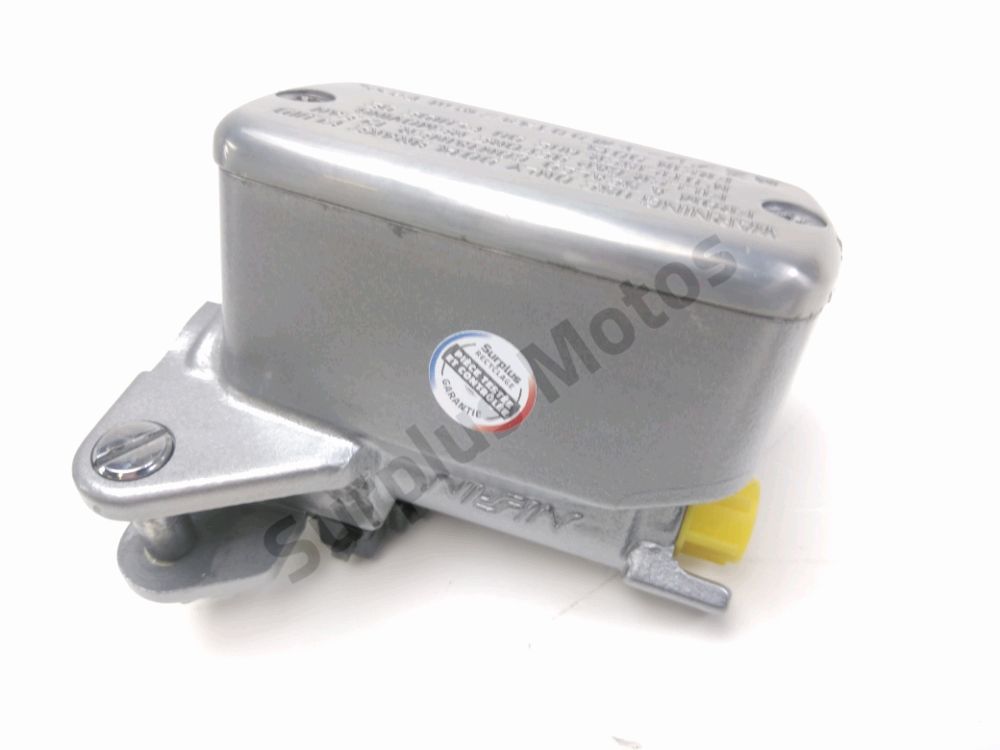 MAITRE CYLINDRE FREIN AV COMPLET