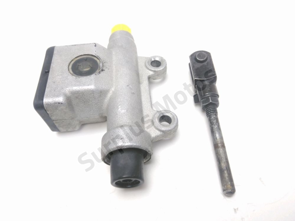 MAITRE CYLINDRE FREIN AR COMPLET