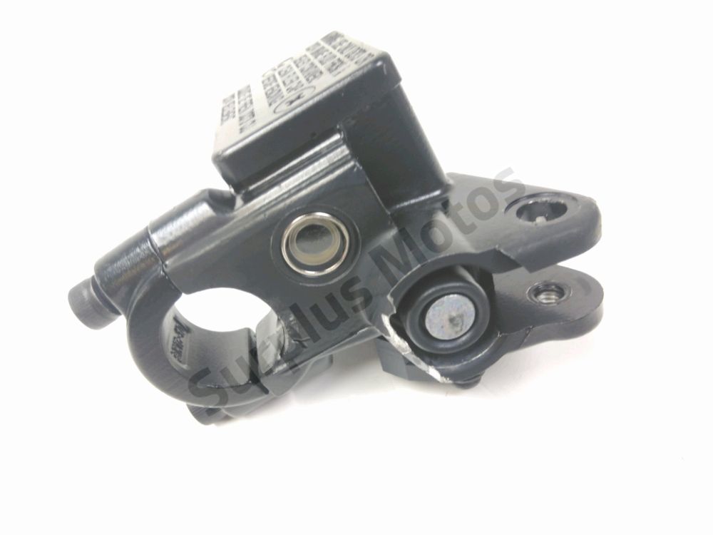 MAITRE CYLINDRE FREIN AV COMPLET