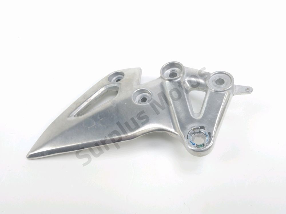 Platine avant droite