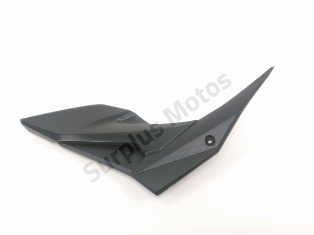 Cache lateral gauche