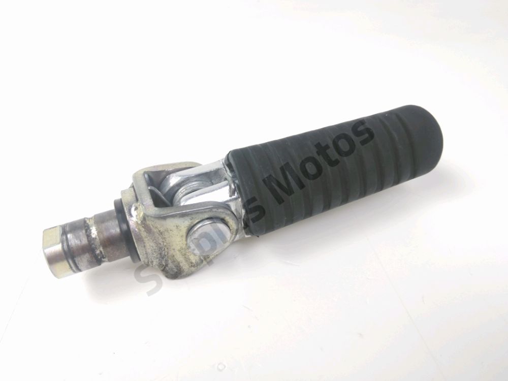 Repose pieds avant gauche