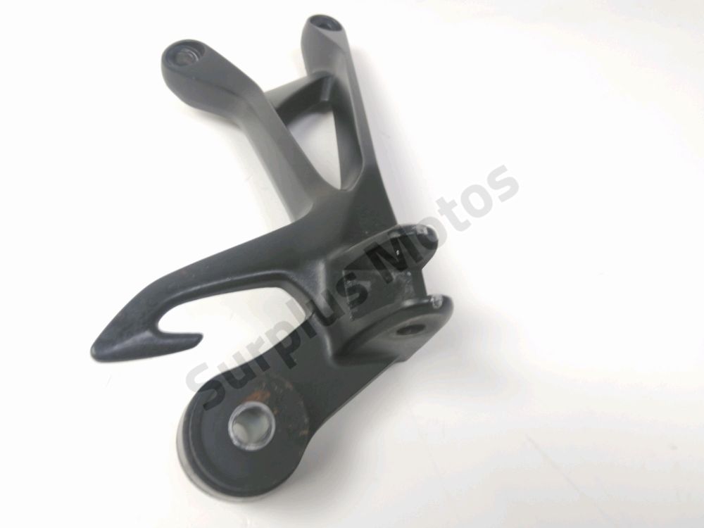 Platine arriere droite complete