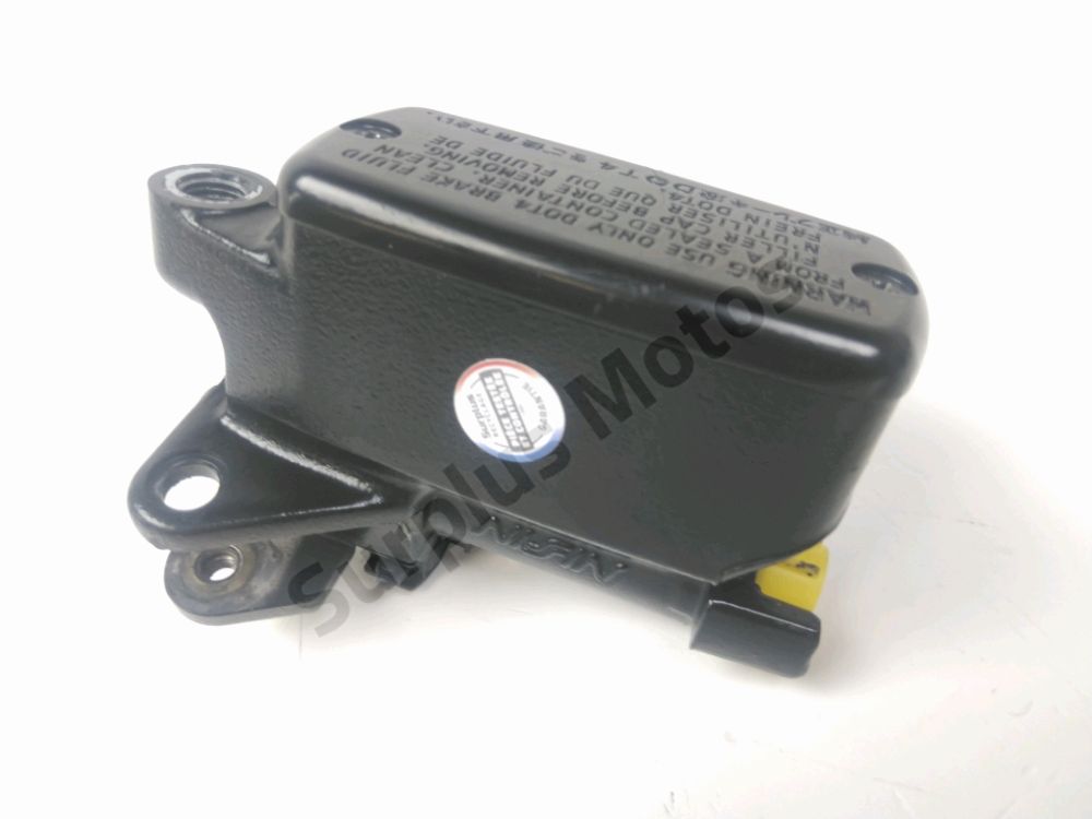 MAITRE CYLINDRE FREIN AV COMPLET