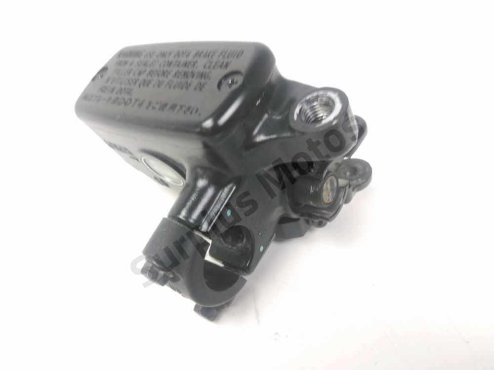 MAITRE CYLINDRE FREIN AV COMPLET