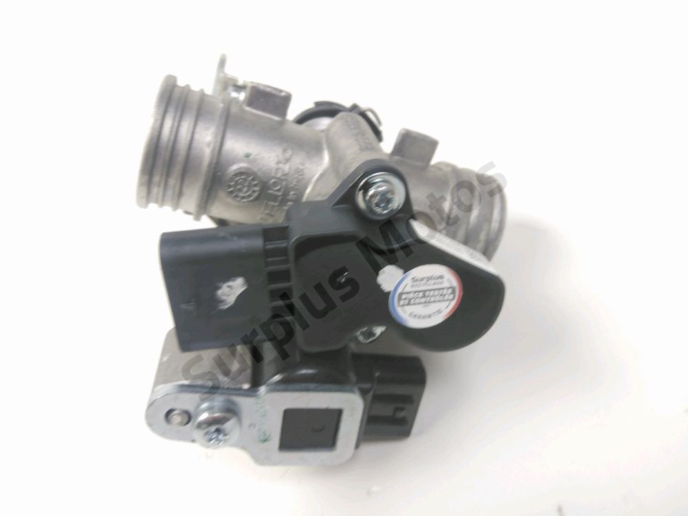 Corps d'injection droit