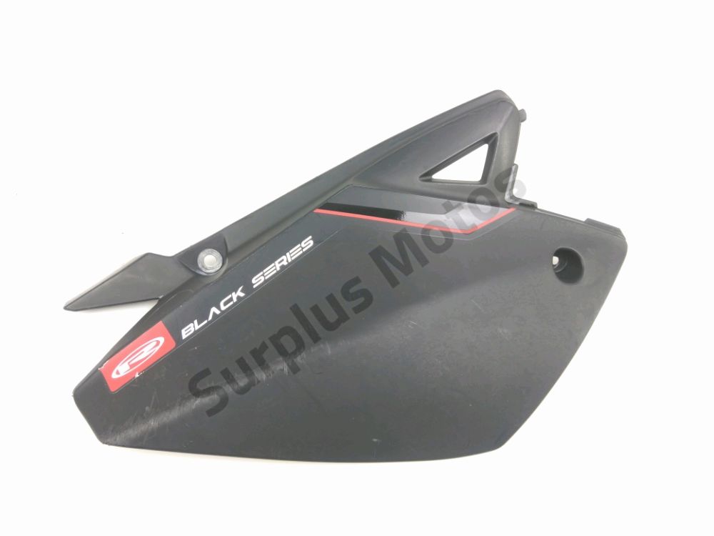 Carenage arriere droit