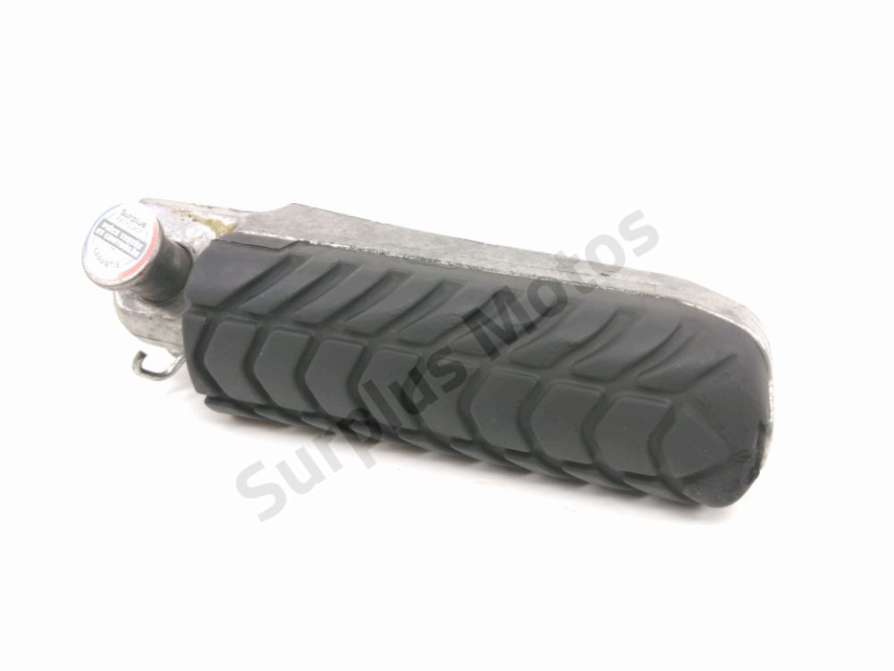 Repose pieds avant droit