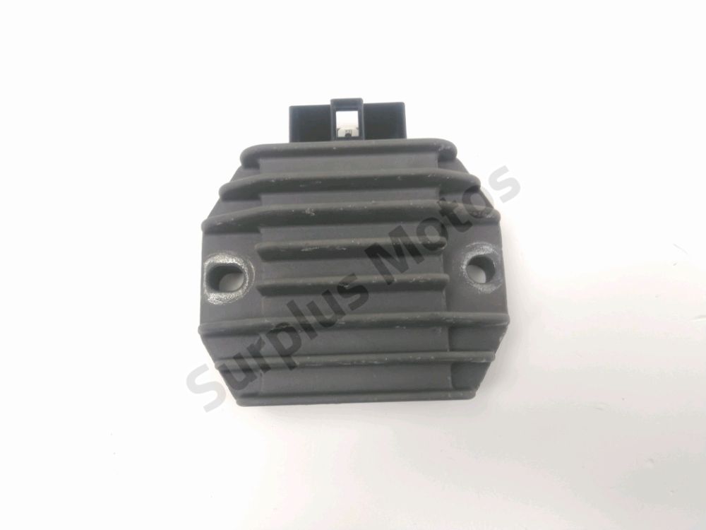 Regulateur de tension