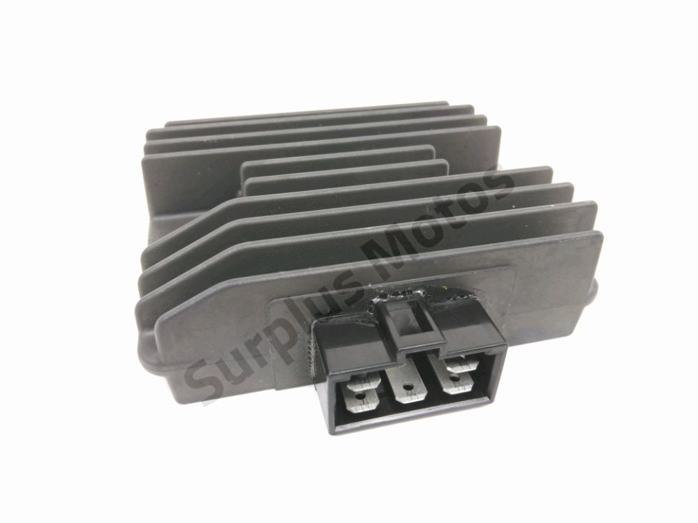 REGULATEUR DE TENSION