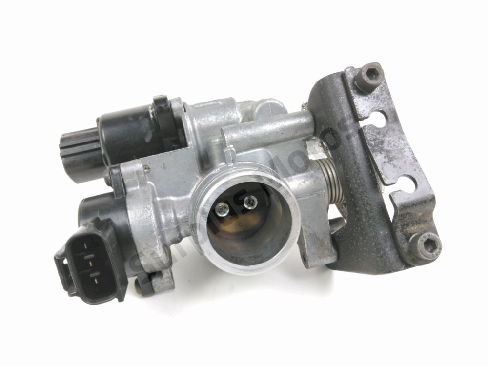 Corps d'injection droit