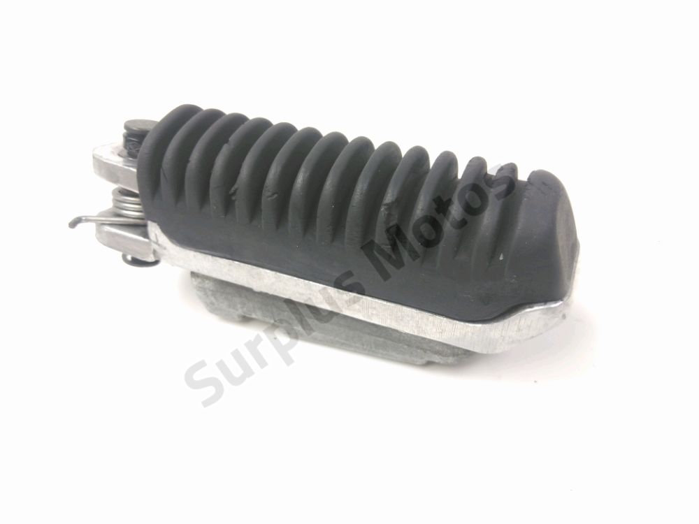 Repose pieds avant droit