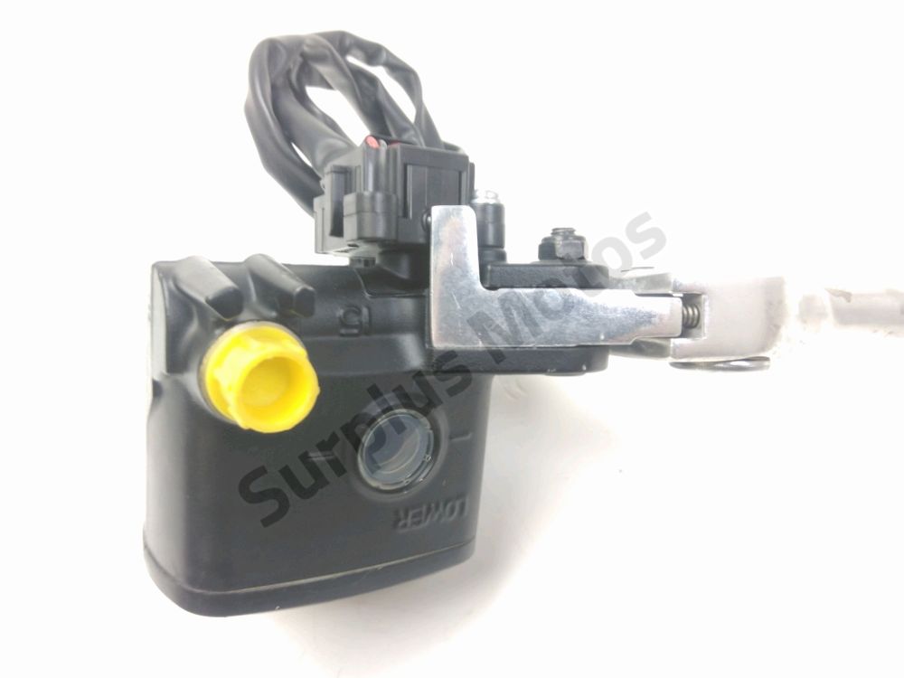 MAITRE CYLINDRE FREIN AV COMPLET