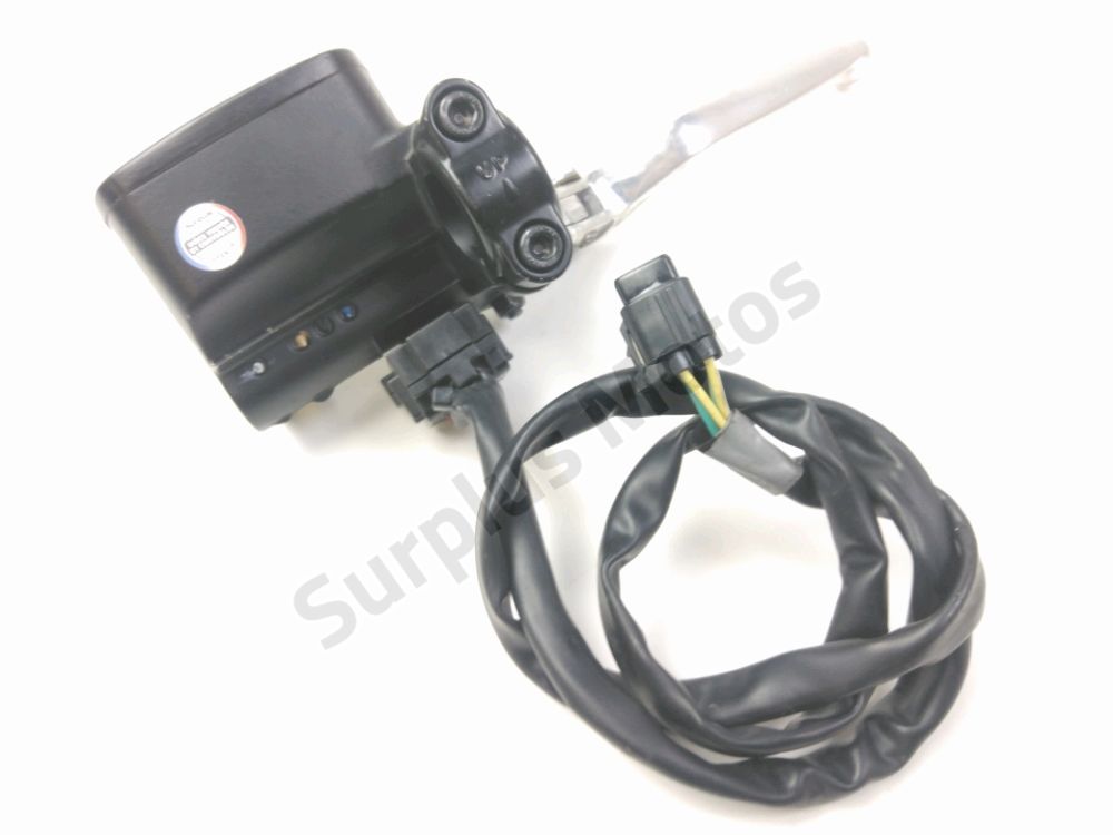 MAITRE CYLINDRE FREIN AV COMPLET