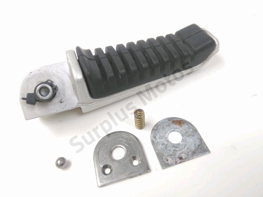 Repose pieds arriere gauche