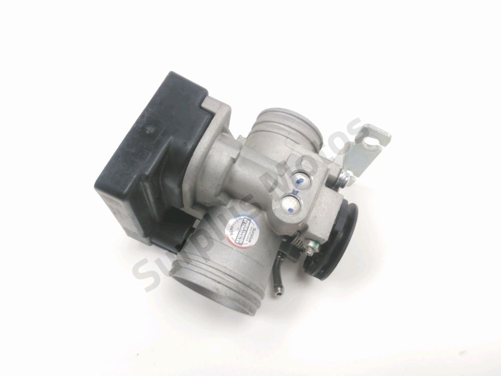 Corps d'injection droit