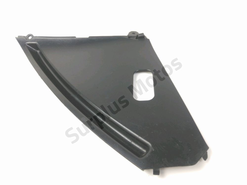 Sous face de carenage droit