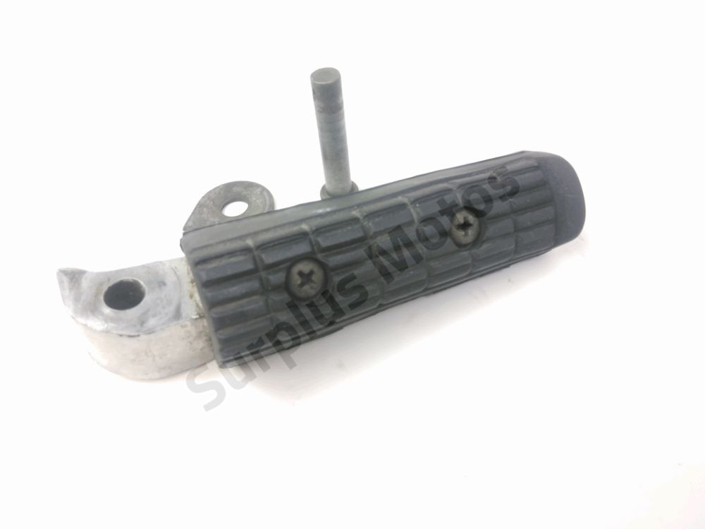 Repose pieds arriere droit