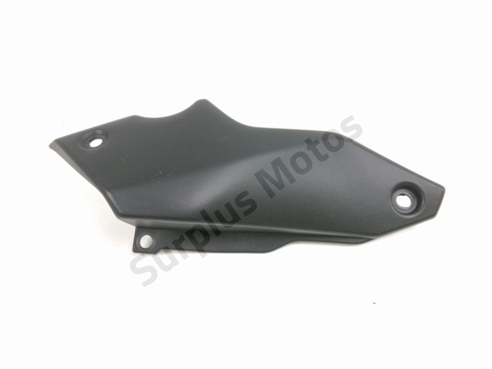 CACHE LATERAL GAUCHE