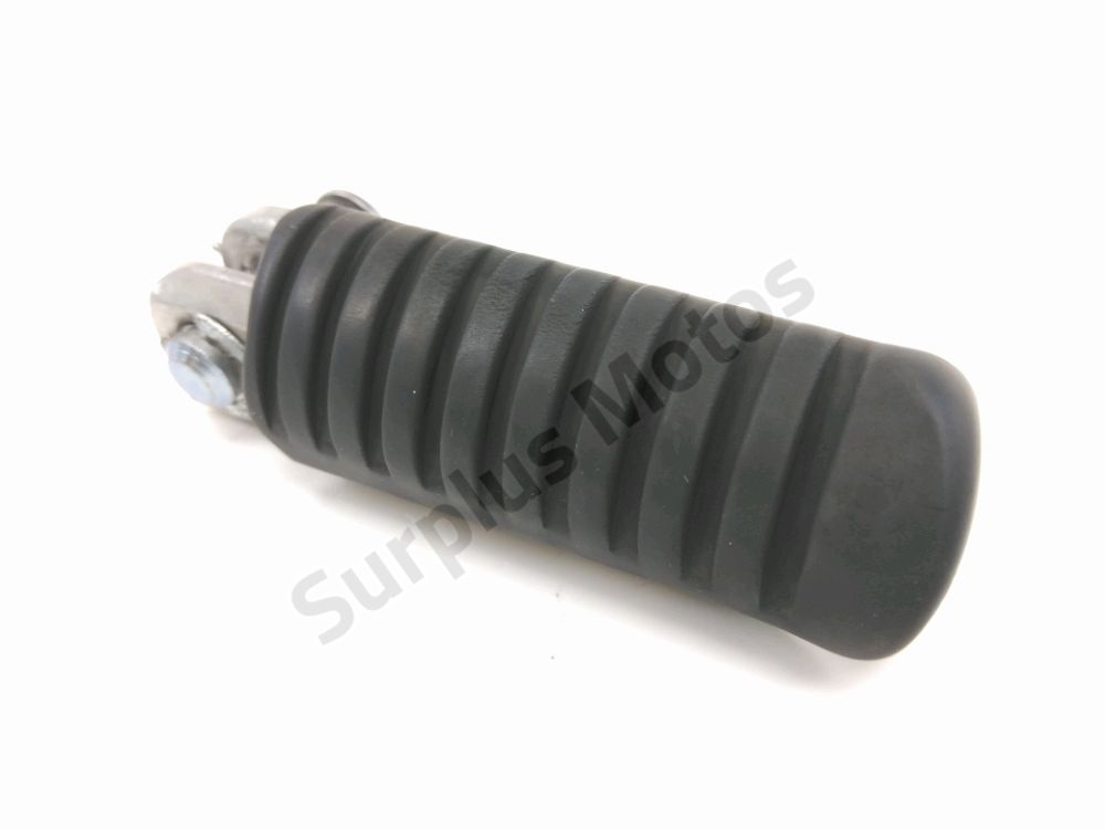 Repose pieds avant gauche