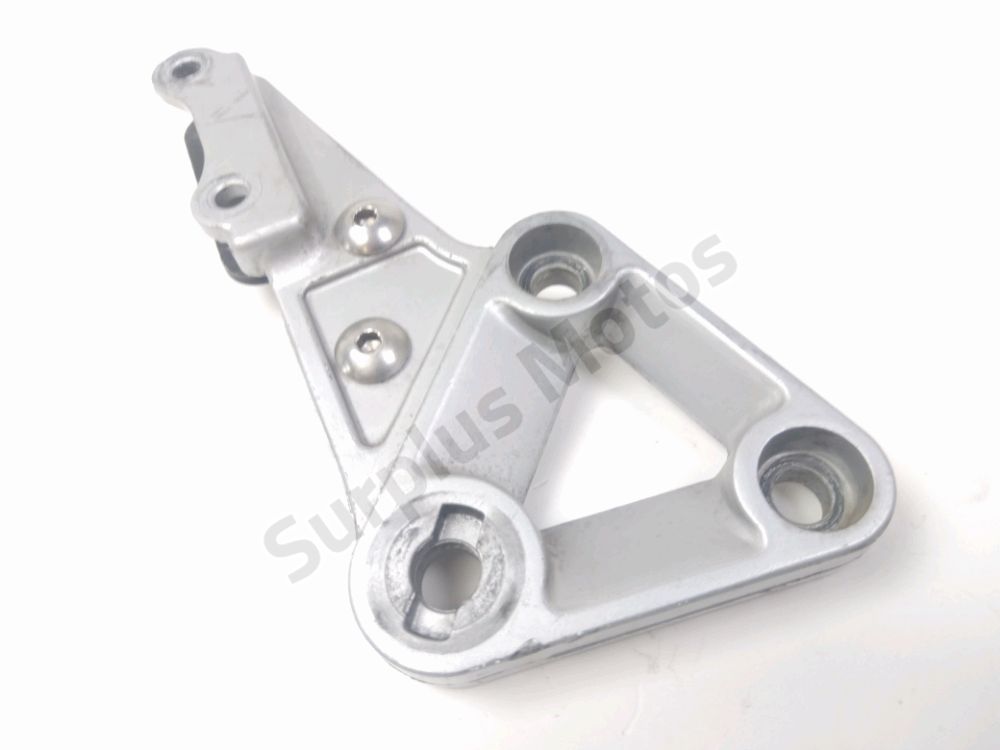 Platine avant droite