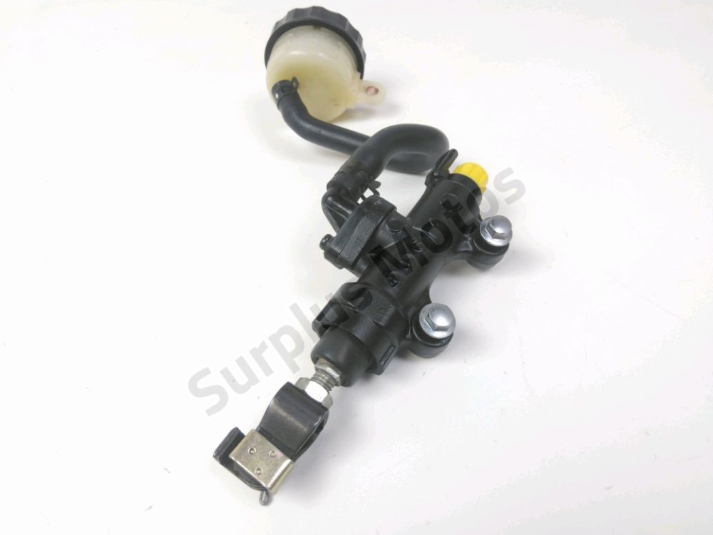 MAITRE CYLINDRE FREIN AR COMPLET