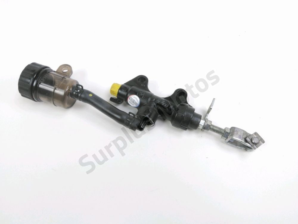 MAITRE CYLINDRE FREIN AR COMPLET