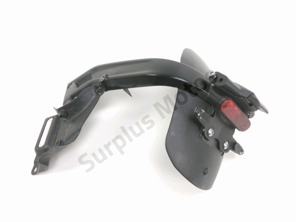 SUPPORT DE PLAQUE ET ECLAIRAGE