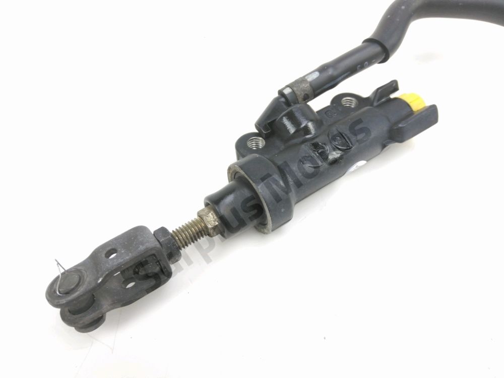 MAITRE CYLINDRE FREIN AR COMPLET