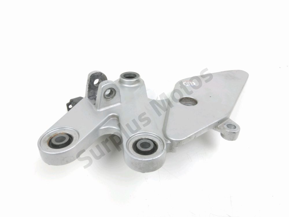 PLATINE AVANT DROITE