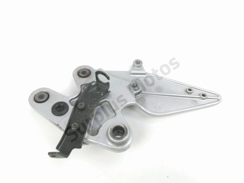 PLATINE AVANT DROITE