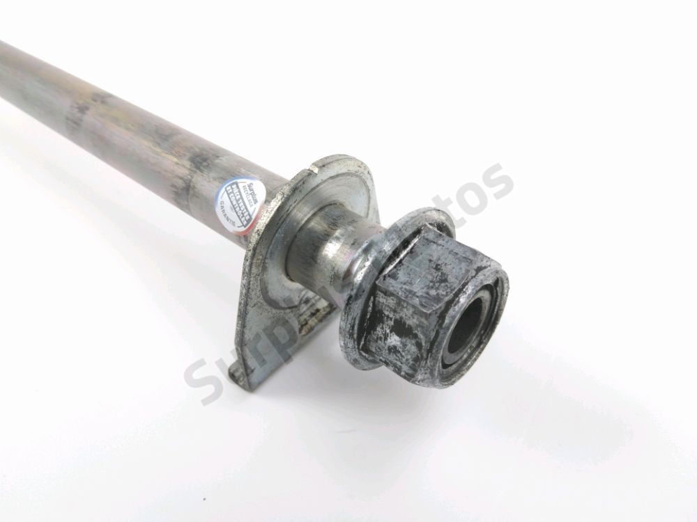 AXE DE ROUE ARRIERE