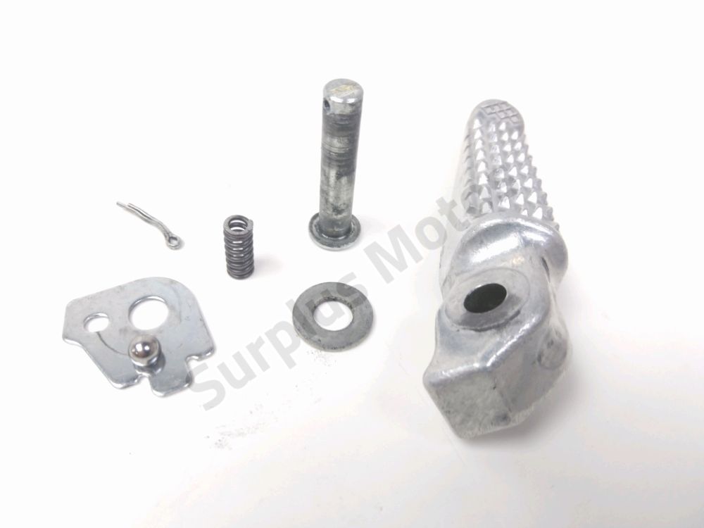 Repose pieds arriere droit