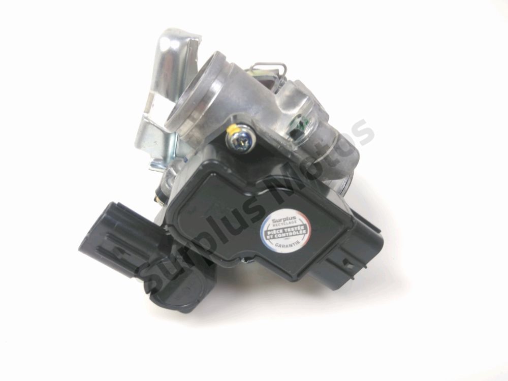 Corps d'injection droit