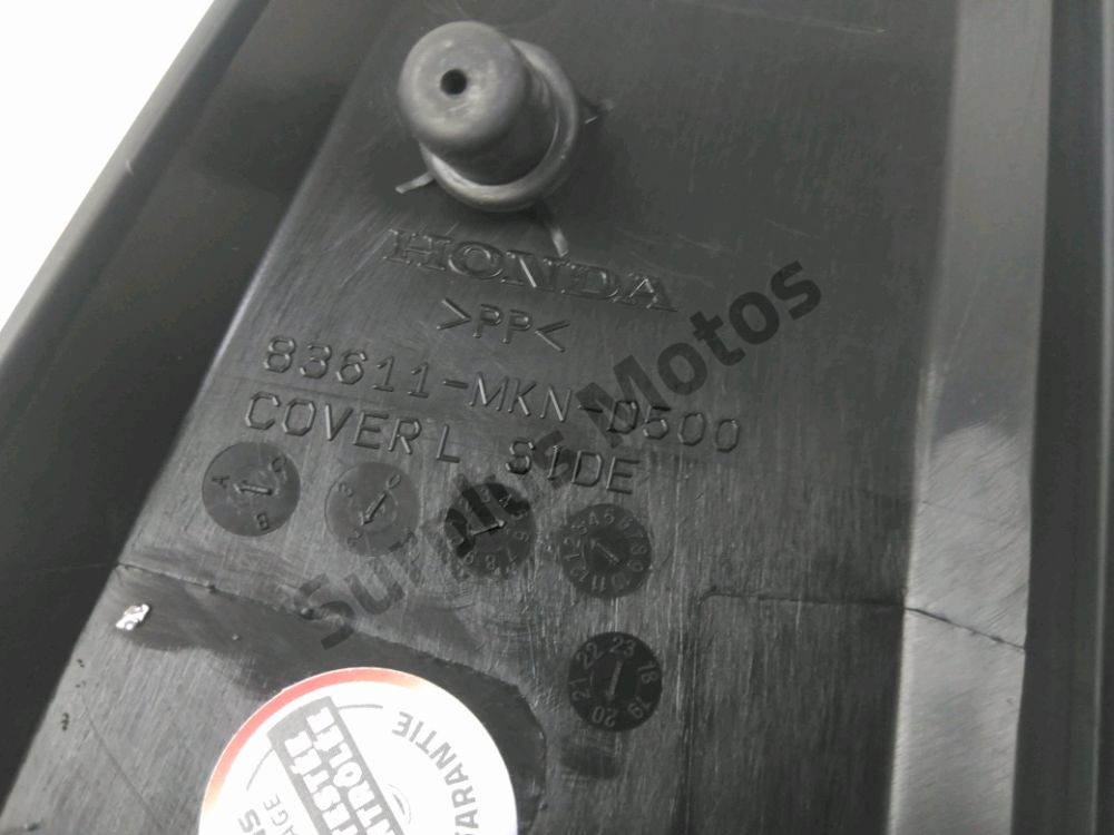 CACHE LATERAL GAUCHE